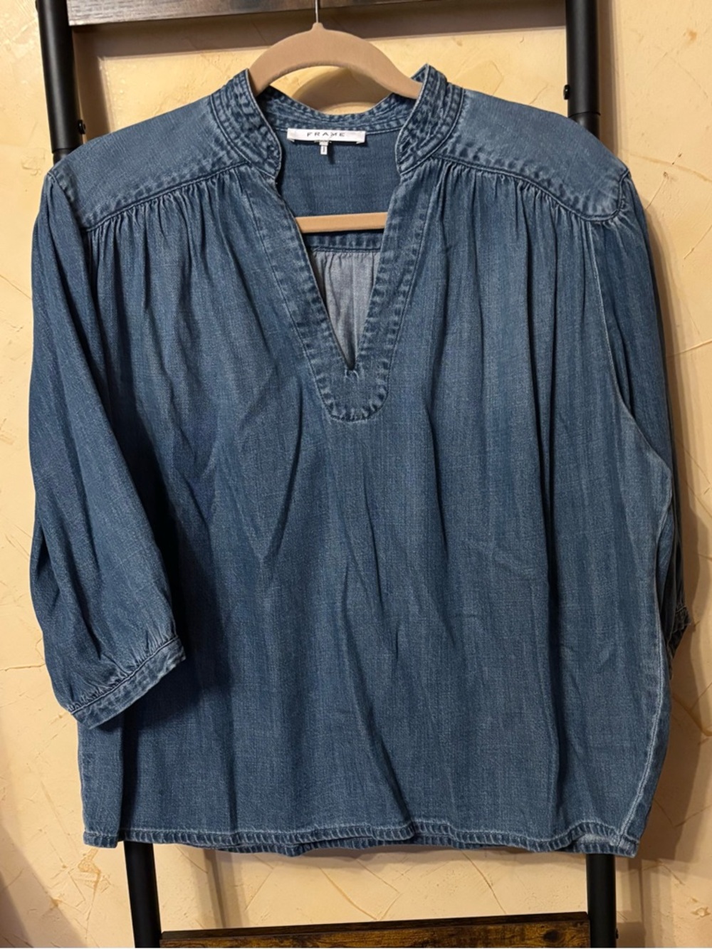 Frame Denim Indigo Chambray V‑Notch Peasant Blouse Size M